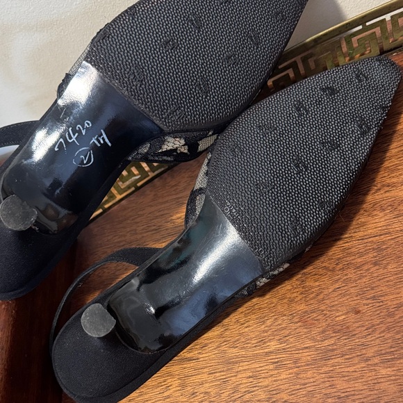Stuart Weitzman Black Lace Slingback Heels - Picture 8 of 11